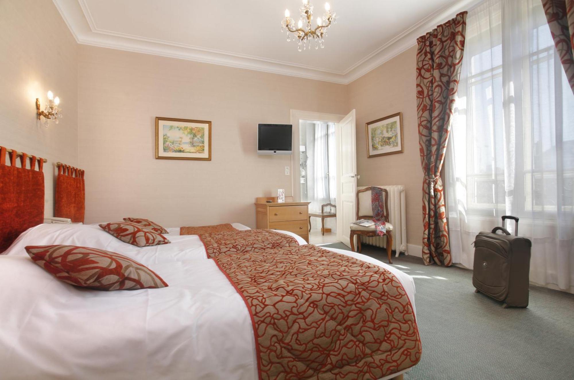 The Originals Boutique, Hotel Normandie, Auxerre Bagian luar foto