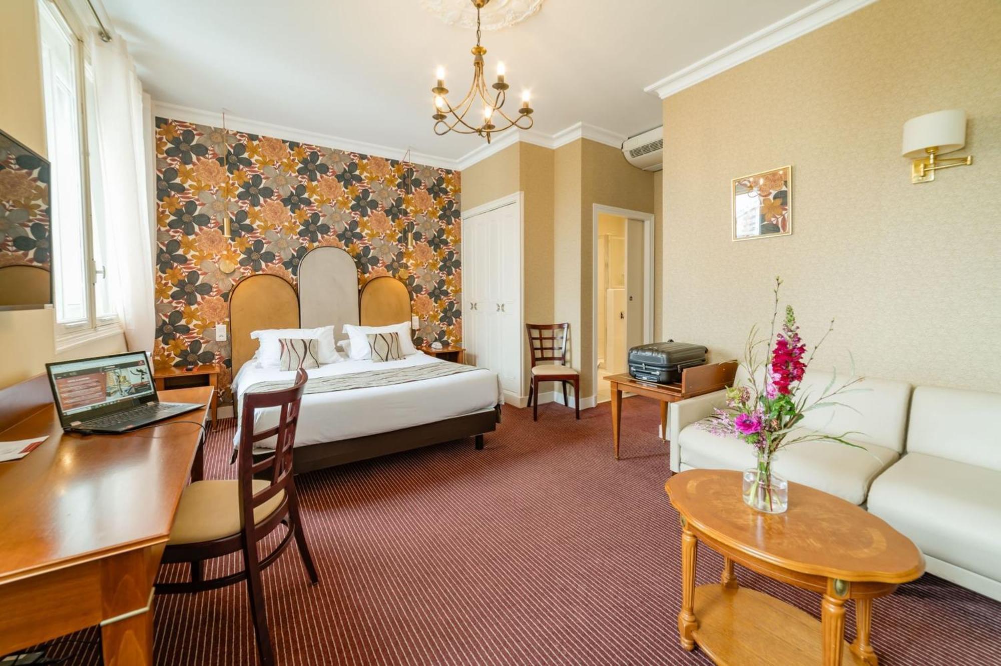 The Originals Boutique, Hotel Normandie, Auxerre Bagian luar foto